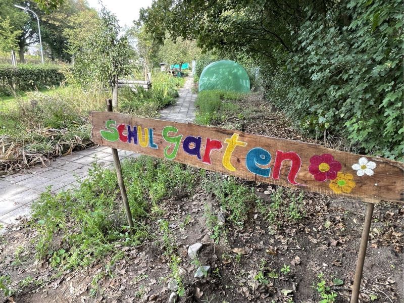 Datei:Schild Schulgarten.jpg